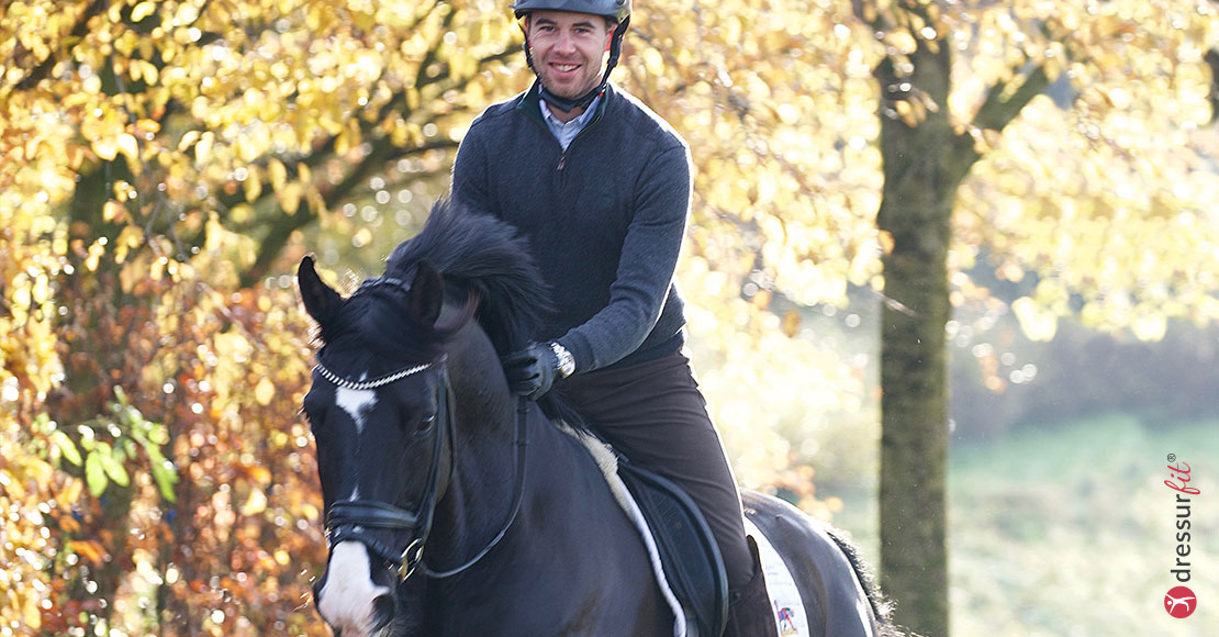 Kontrolle durch Loslassen beim Reiten