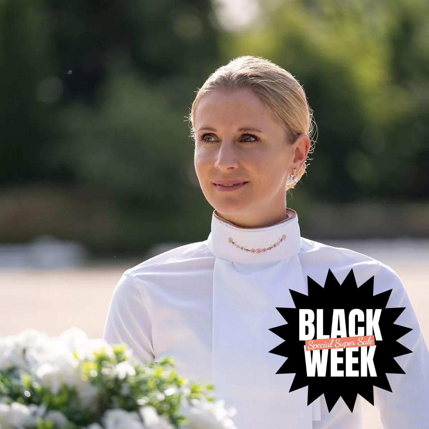 Plastron mit Zierelement in Rosetönen